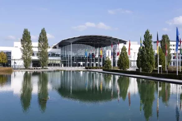 Messe_Muenchen_mit_Messesee_01.jpg